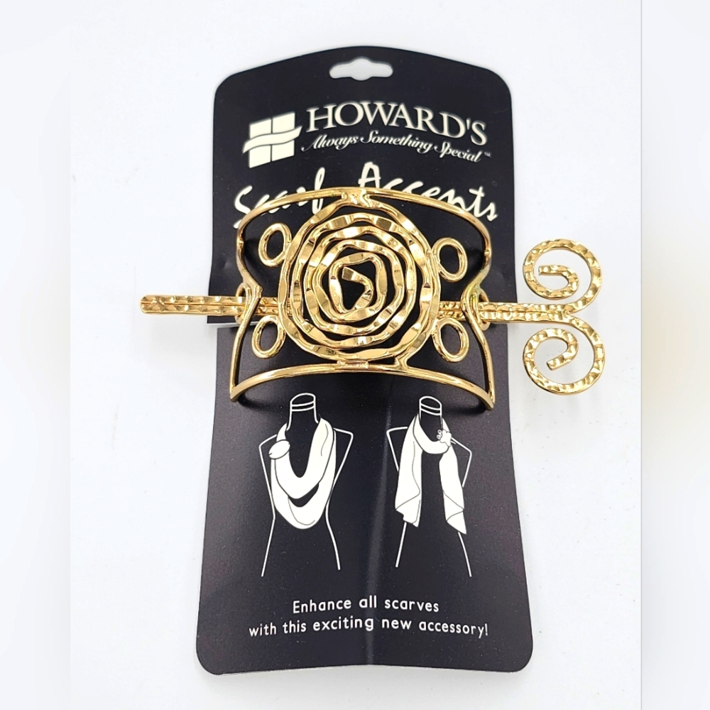 Howard's Scarf Accessory NWT